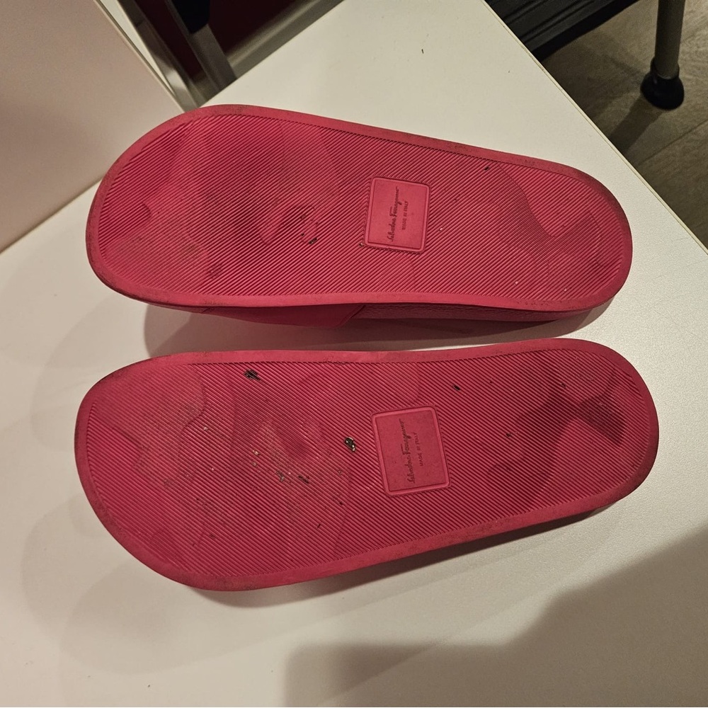 Salvatore Ferragamo Pink Slide Sandals Sporty Design - Picture 6 of 7